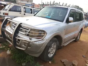 Photo - Mitsubishi Pajero 2005 Gris