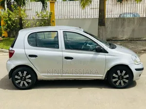 Toyota Yaris 2004 Gris