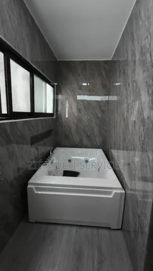 Furnished 4chbre Villa dans Zié Multi-Service, Cocody à Vendre