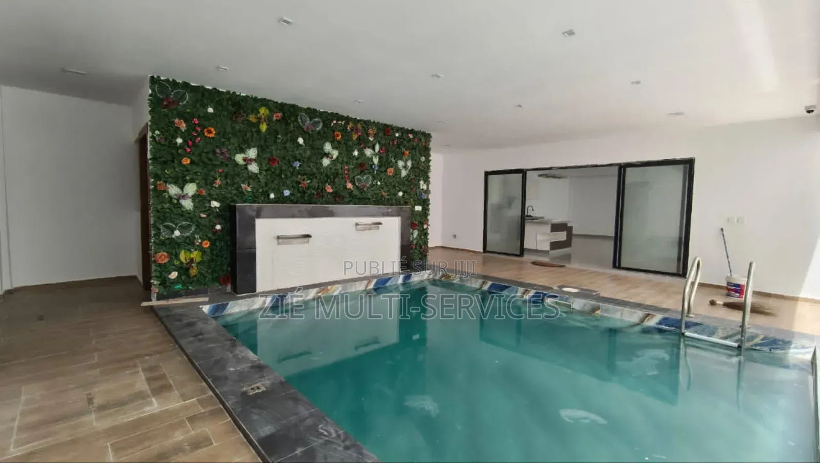 Furnished 4chbre Villa dans Zié Multi-Service, Cocody à Vendre