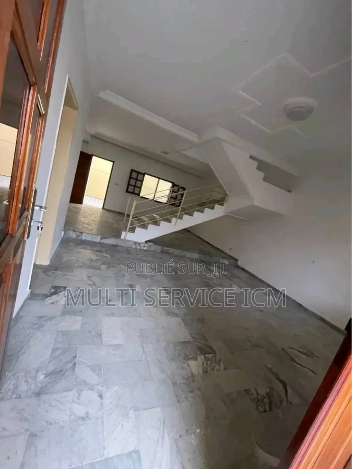 8chbre Duplex dans Ismaël Coulibaly, Cocody à Louer