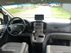 Hyundai H1 2017 Black