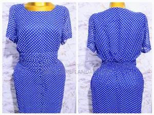 Photo - Robe Florale Élégante. Solde :Tout À 1500fcfa