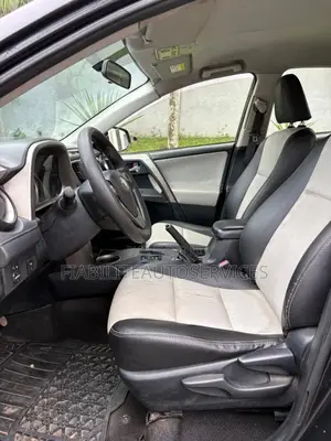 Toyota RAV4 2015 Noir Mat