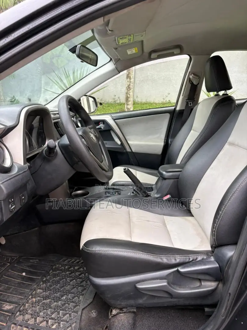 Toyota RAV4 2015 Noir Mat