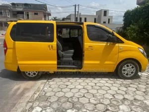 Hyundai H1 2016 Jaune