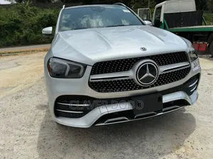Photo - Mercedes-Benz GLE-Class 2022 Gris
