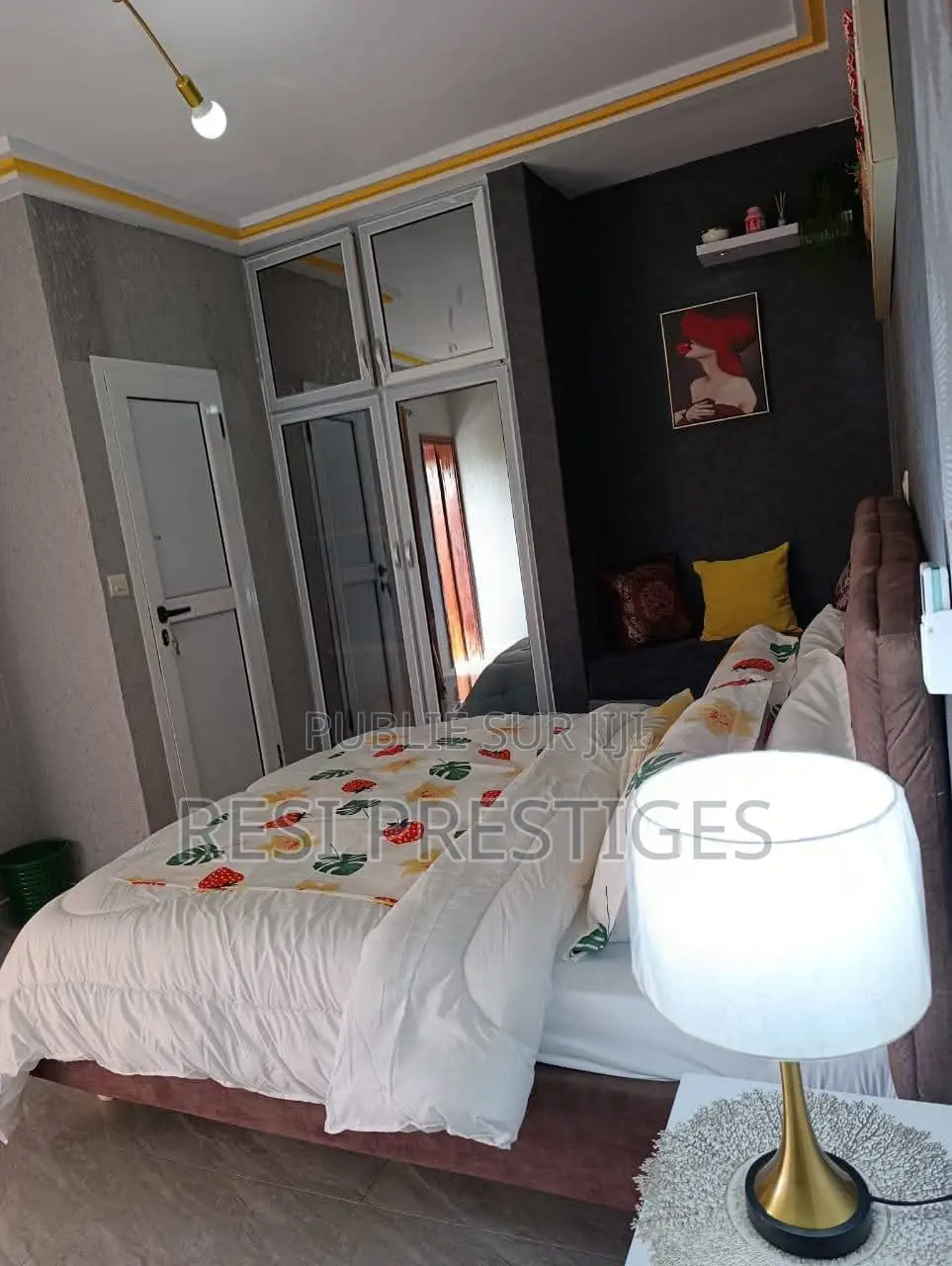 2 Pièces Meublées Situées À Yopougon