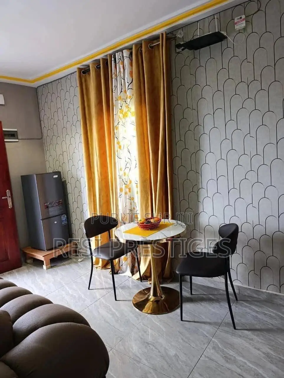 2 Pièces Meublées Situées À Yopougon