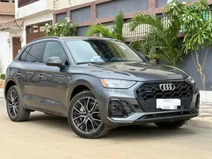 Audi Q5 Premium 2023 Gris