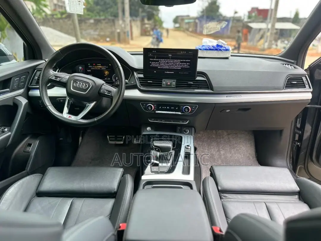 Audi Q5 Premium 2023 Gris