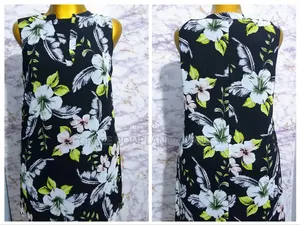 Robe Élégante Avec Dentelle. Solde :Tout À 1500fcfa