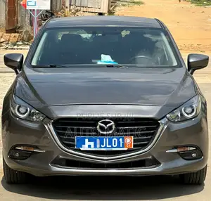 Photo - Mazda 3 2020 Gris