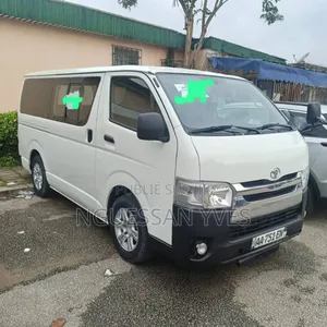 Toyota HiAce 2021 Blanc