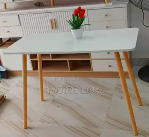 Photo - Table / Bureau Style Nordique