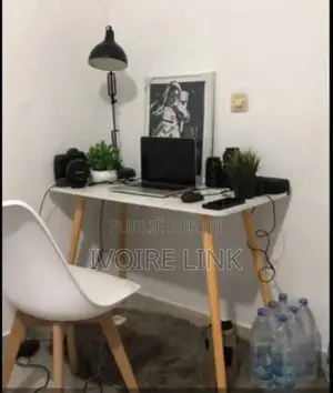 Table / Bureau Style Nordique