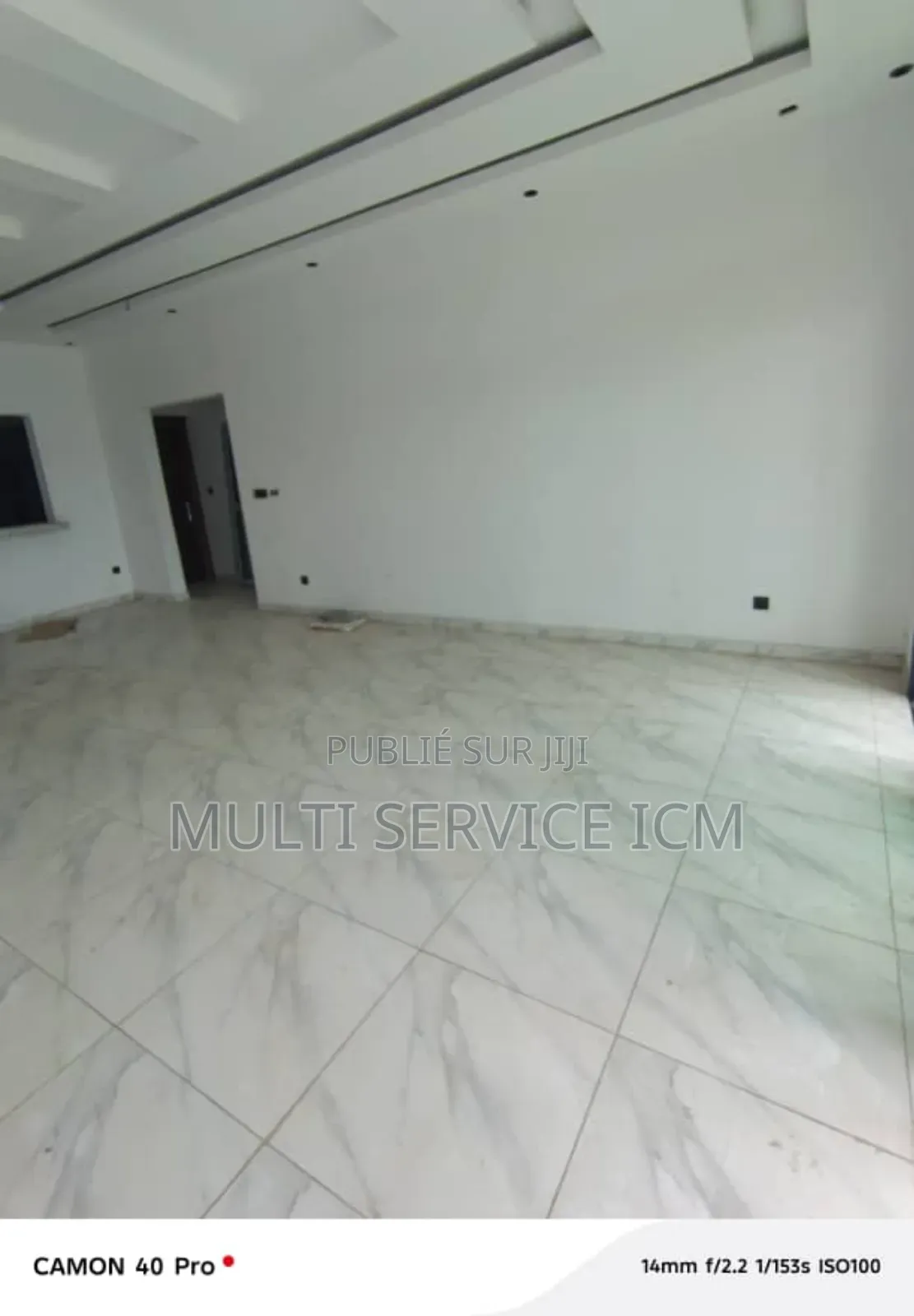 3chbre Blocs d'appartements dans Ismael Coulibaly, Cocody à Louer