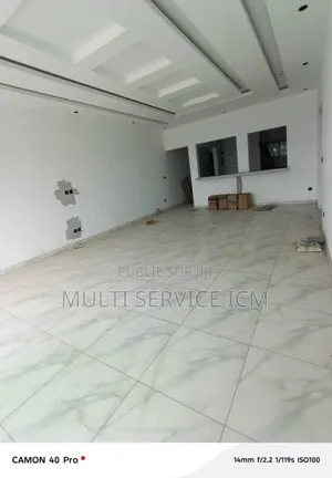 3chbre Blocs d'appartements dans Ismael Coulibaly, Cocody à Louer