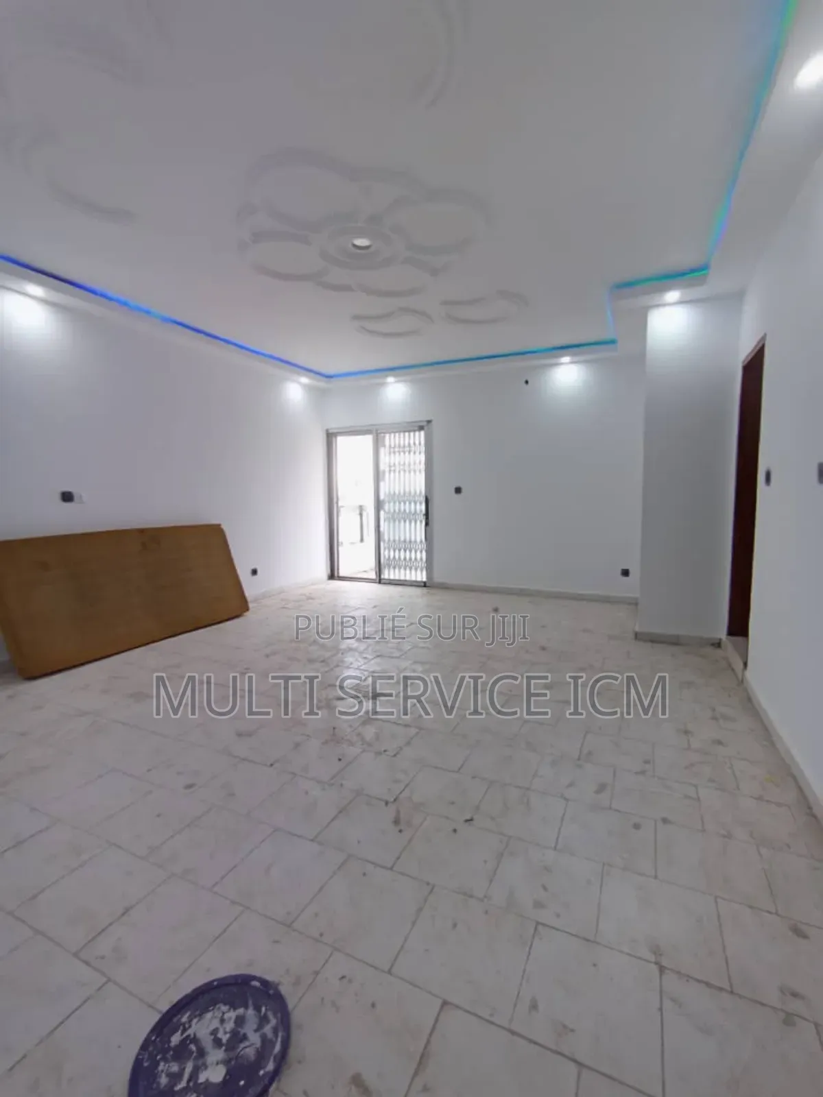 3chbre Blocs d'appartements dans Ismael Coulibaly, Cocody à Louer