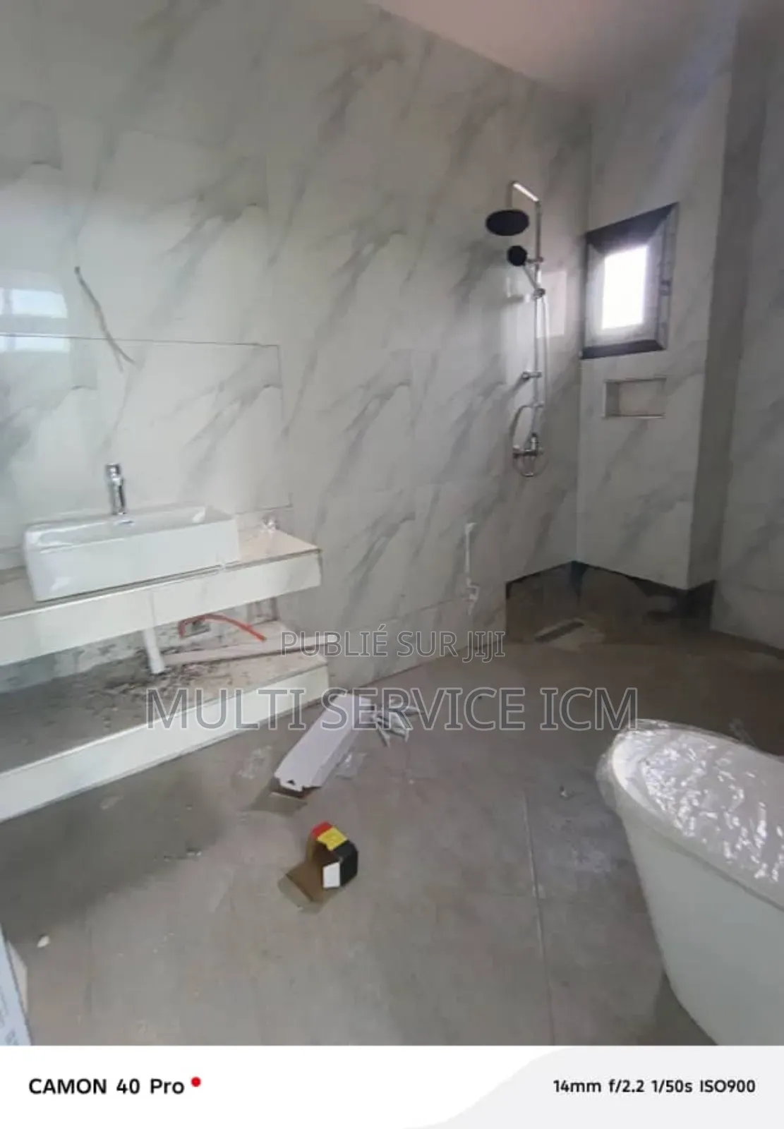 3chbre Blocs d'appartements dans Ismael Coulibaly, Cocody à Louer