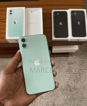 Photo - Apple iPhone 11 128 GB Vert