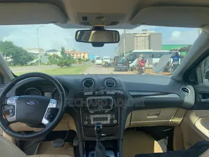 Ford Mondeo 2.0 Ambiente Automatic 2010 Black