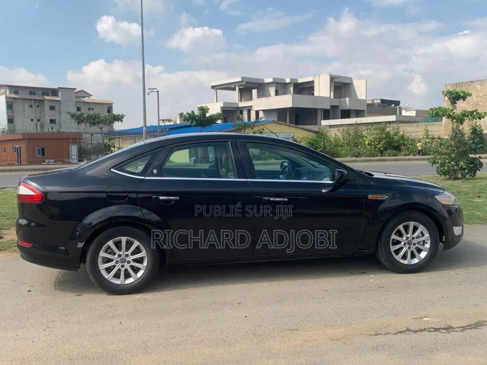 Ford Mondeo 2.0 Ambiente Automatic 2010 Black