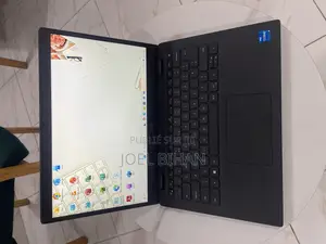 Photo - Ordinateur Portable Dell Latitude 5540 8GB Intel Core I5 SSD 256GB