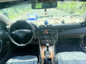 Mercedes-Benz C200 2005 Black