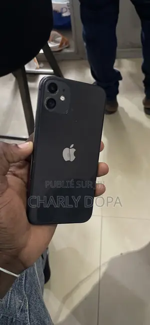 Photo - Apple iPhone 11 64 GB Black