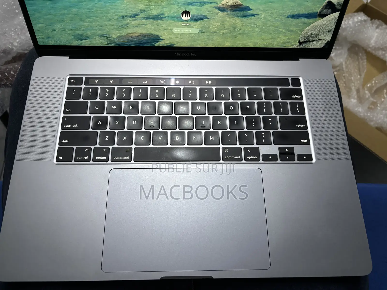 New Apple MacBook Pro 2019 16GB Intel Core I7 SSD 512GB