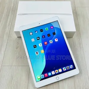 Neuf Apple iPad 9.7 256 GO