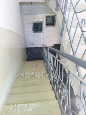 Studio Américains 65milles Disponible À Bingerville