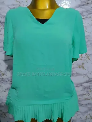 Hauts Élégants Pour Femmes. Solde :Tout À 1500fcfa