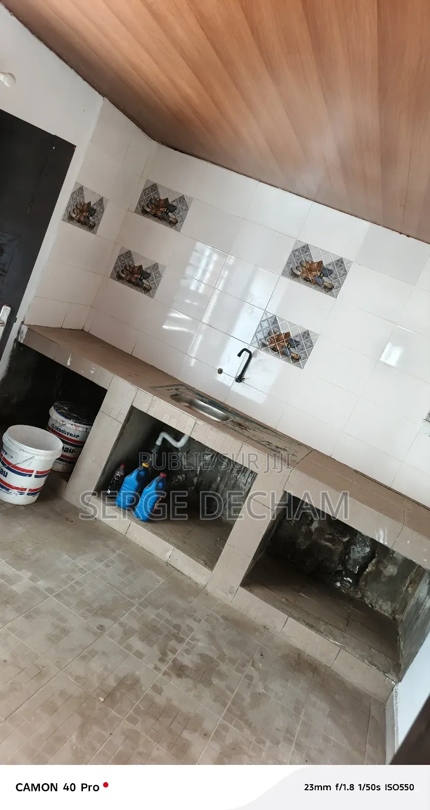 Villa 05pieces 250milles Disponible À Bingerville