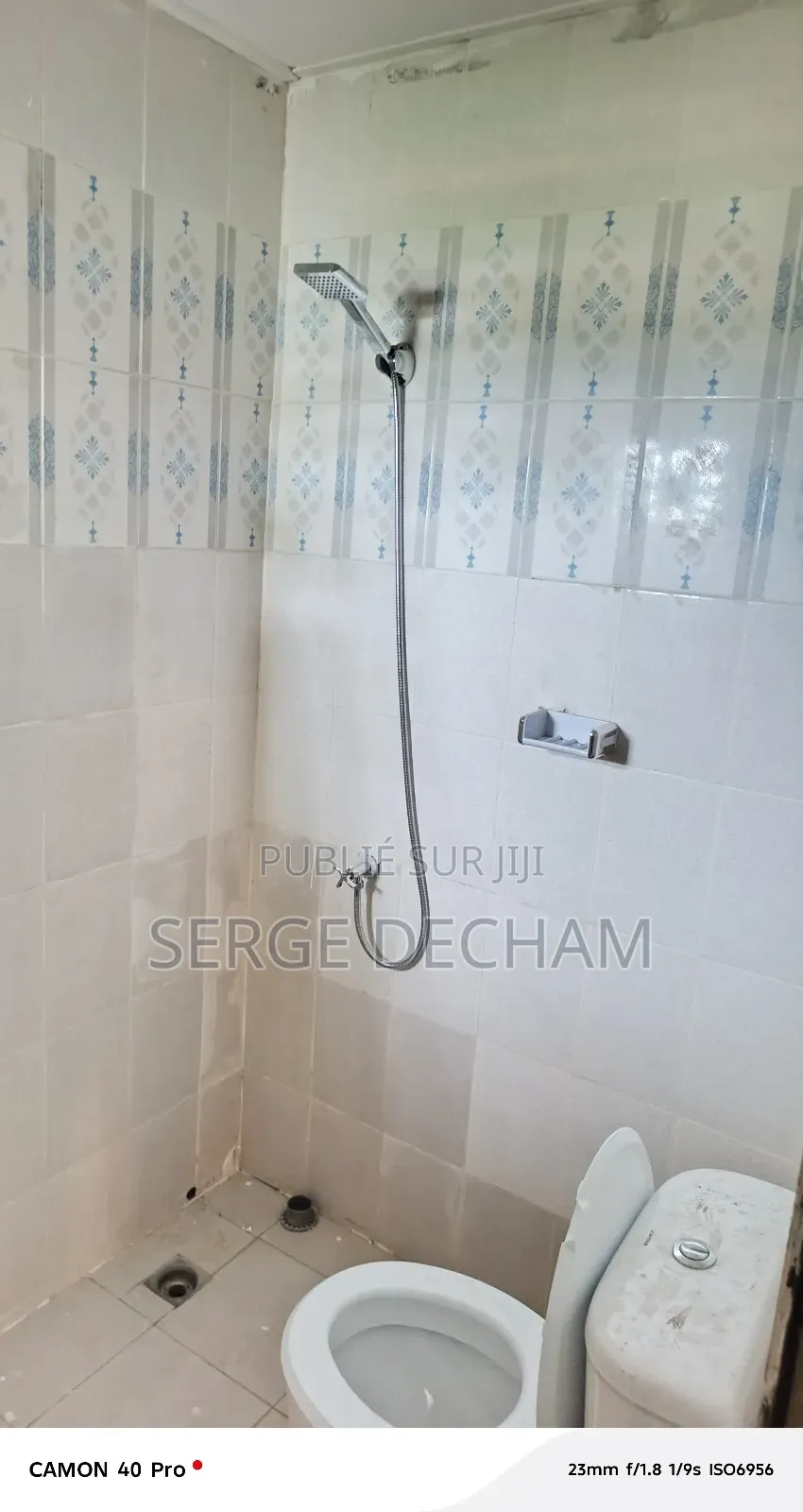 Villa 05pieces 250milles Disponible À Bingerville