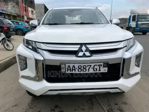 Photo - Mitsubishi L200 2024 Blanc cassé