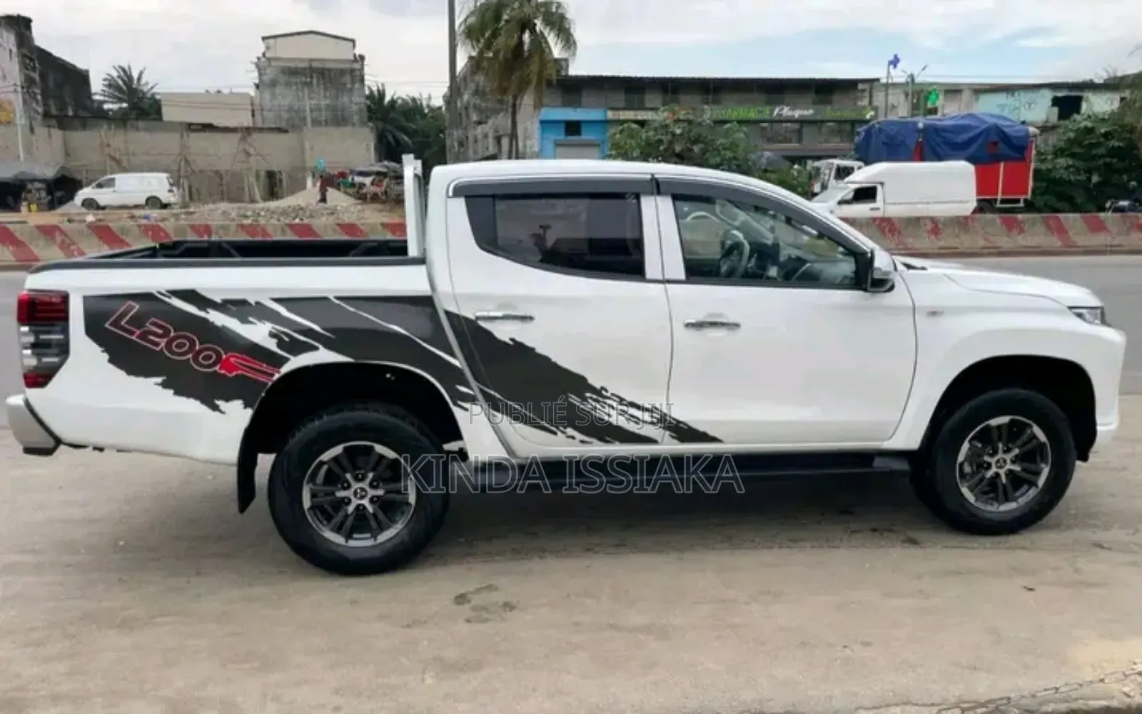 Mitsubishi L200 2024 Blanc cassé