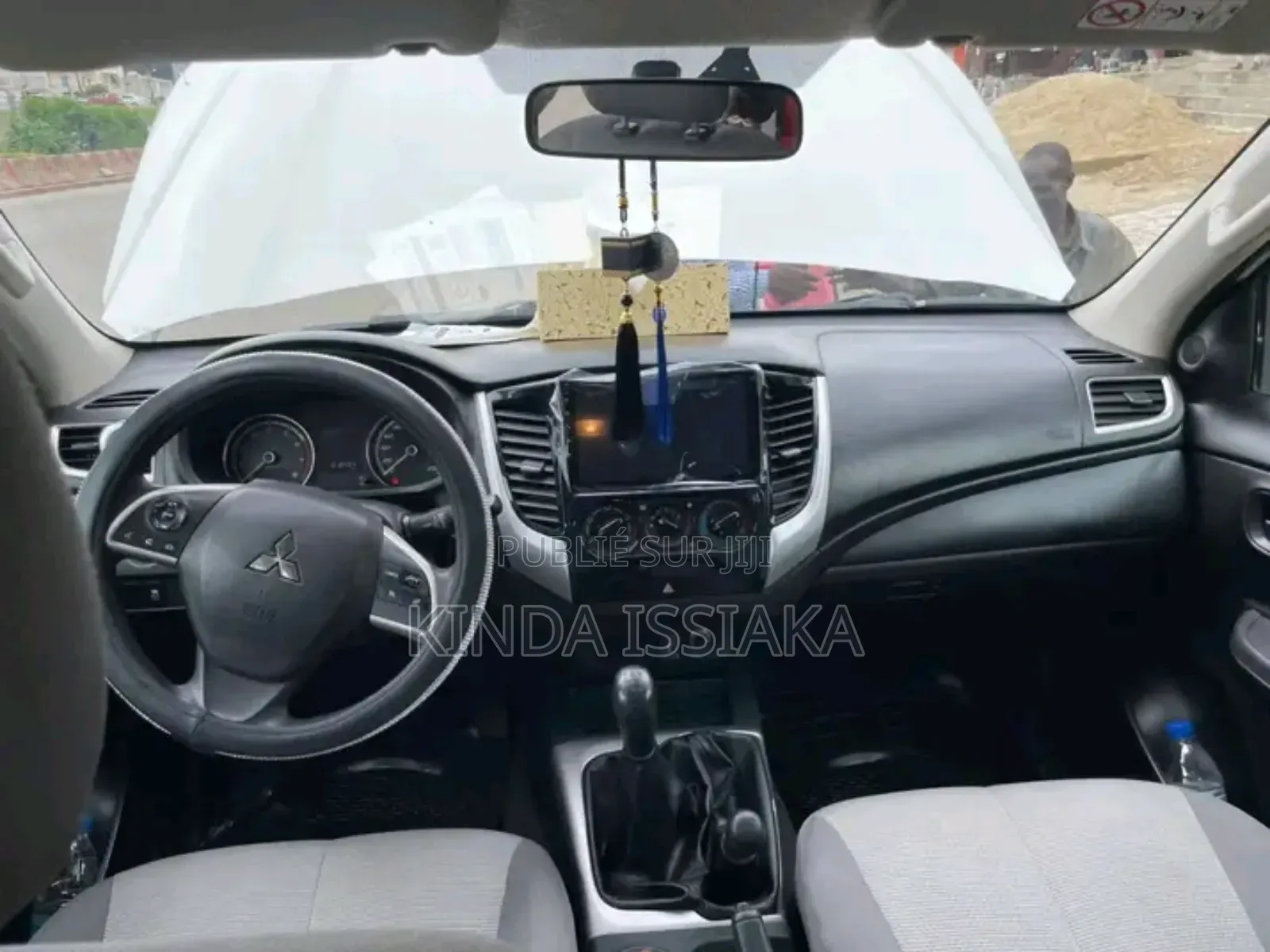 Mitsubishi L200 2024 Blanc cassé