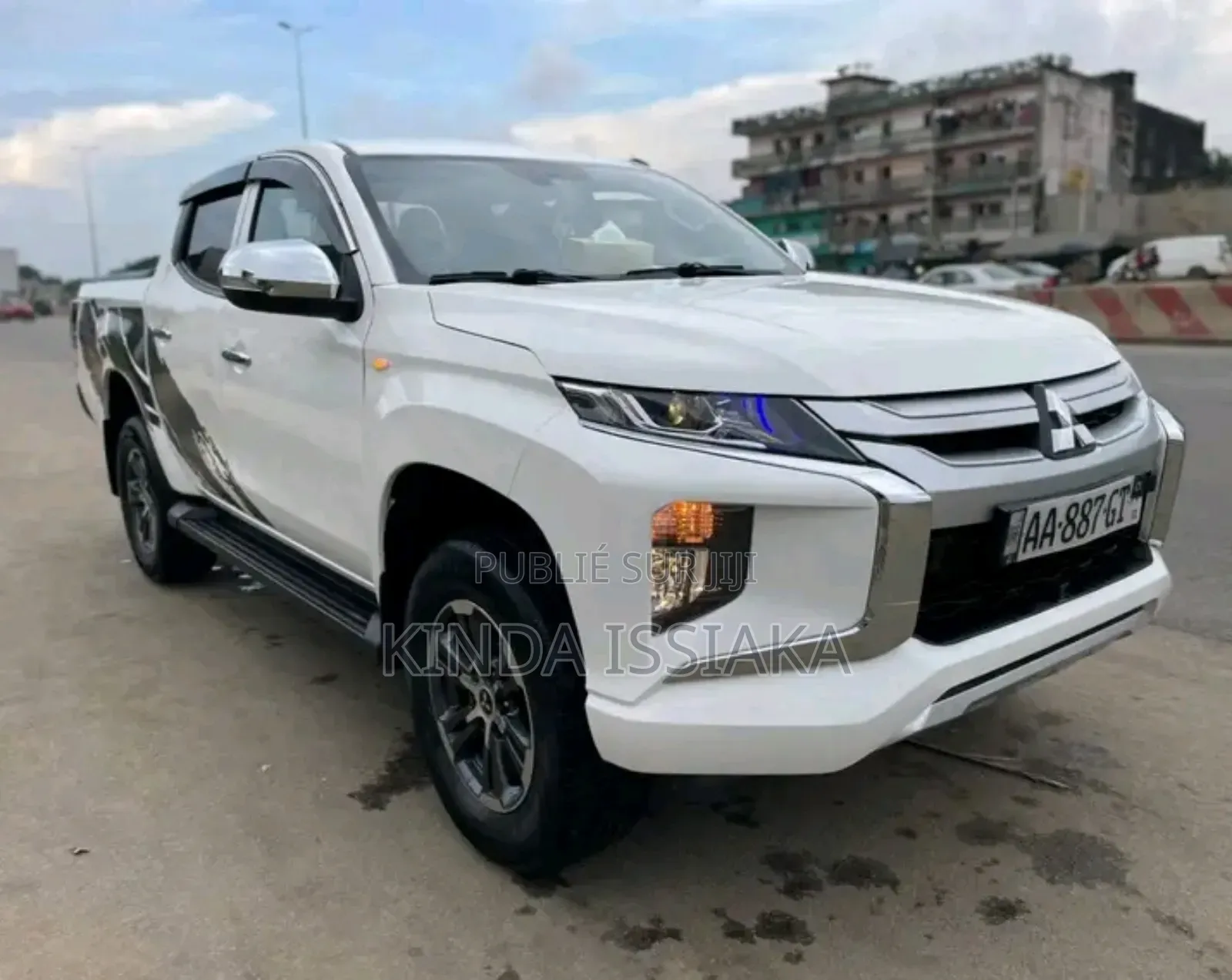 Mitsubishi L200 2024 Blanc cassé