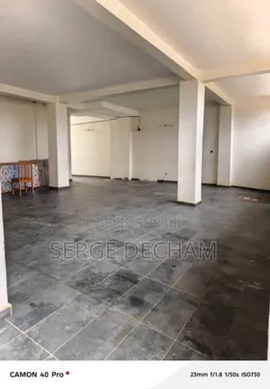 03pieces 165milles Disponible Au 03eme À Bingerville