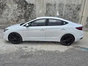 Hyundai Avante 2019 Blanc