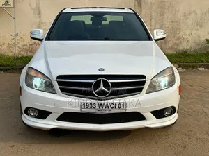 Mercedes-Benz C300 2010 Blanc cassé