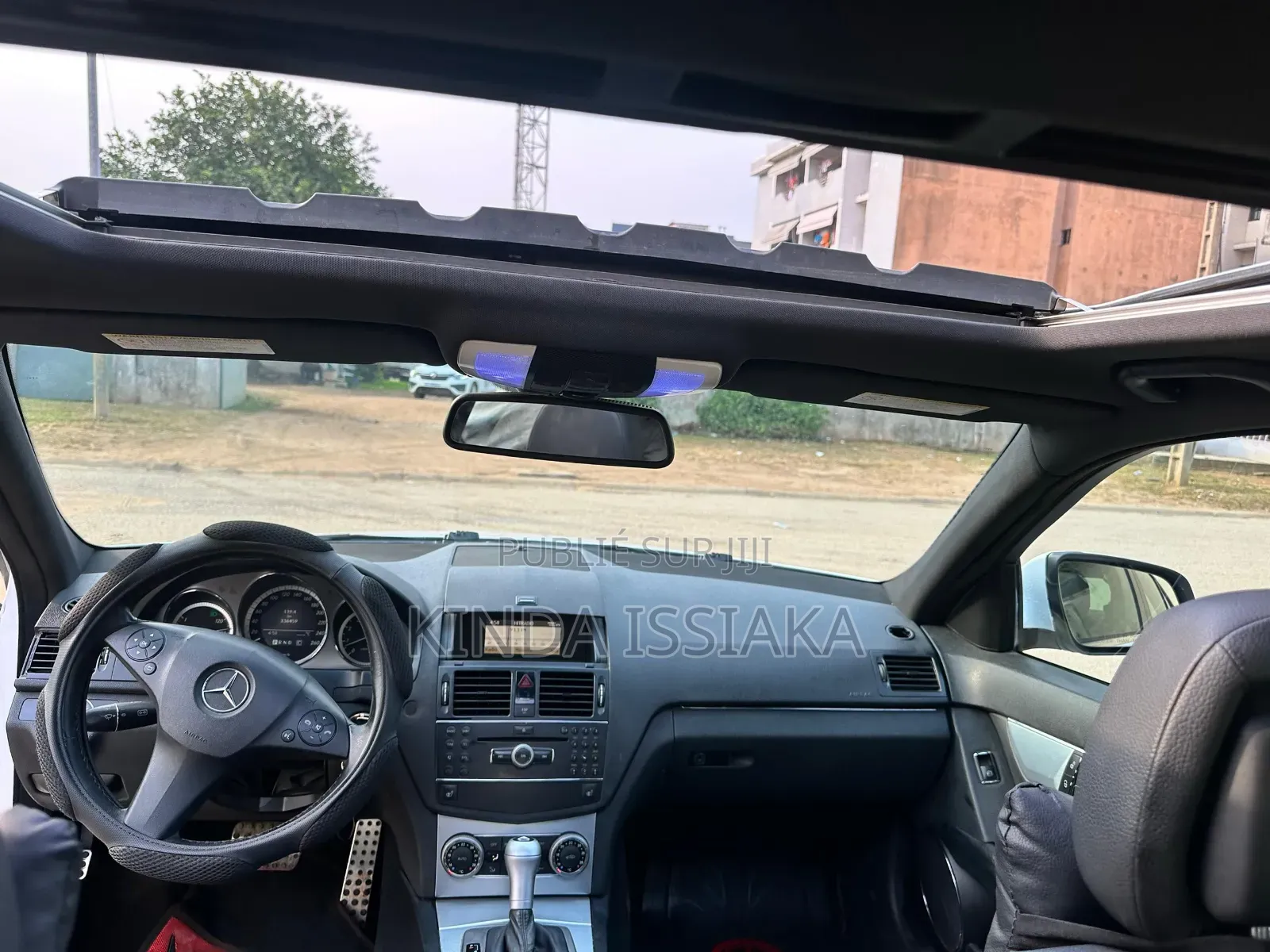 Mercedes-Benz C300 2010 Blanc cassé