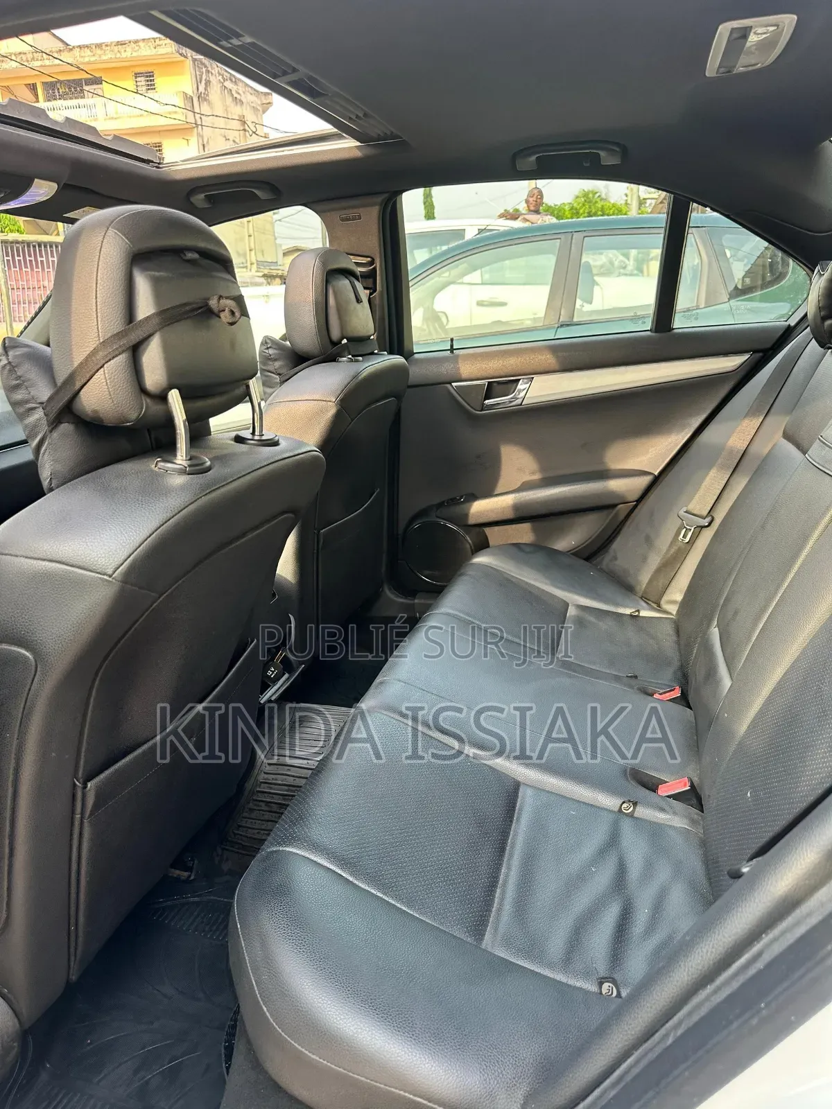 Mercedes-Benz C300 2010 Blanc cassé