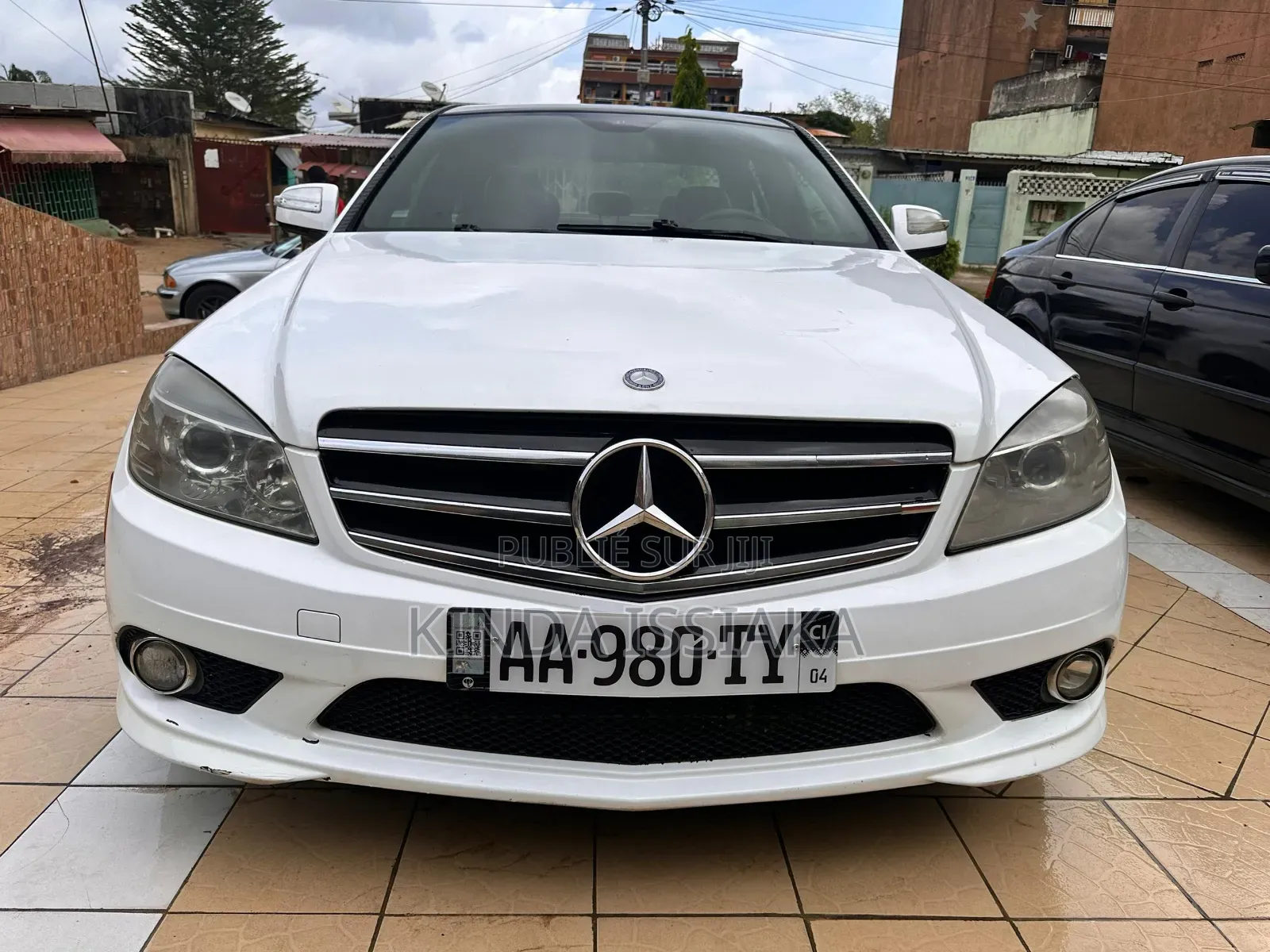 Mercedes-Benz C300 2010 Blanc cassé
