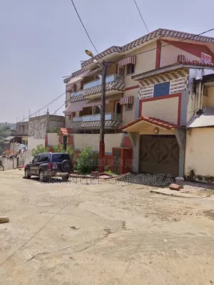 Photo - 12chbre Villa dans Gabonza, Yopougon à Vendre