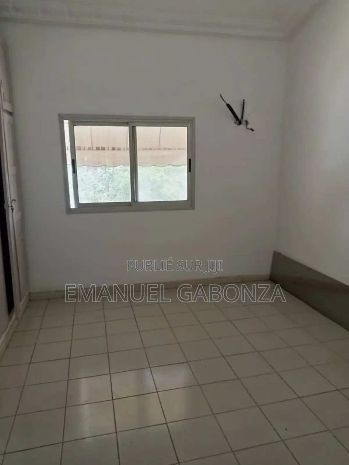 12chbre Villa dans Gabonza, Yopougon à Vendre