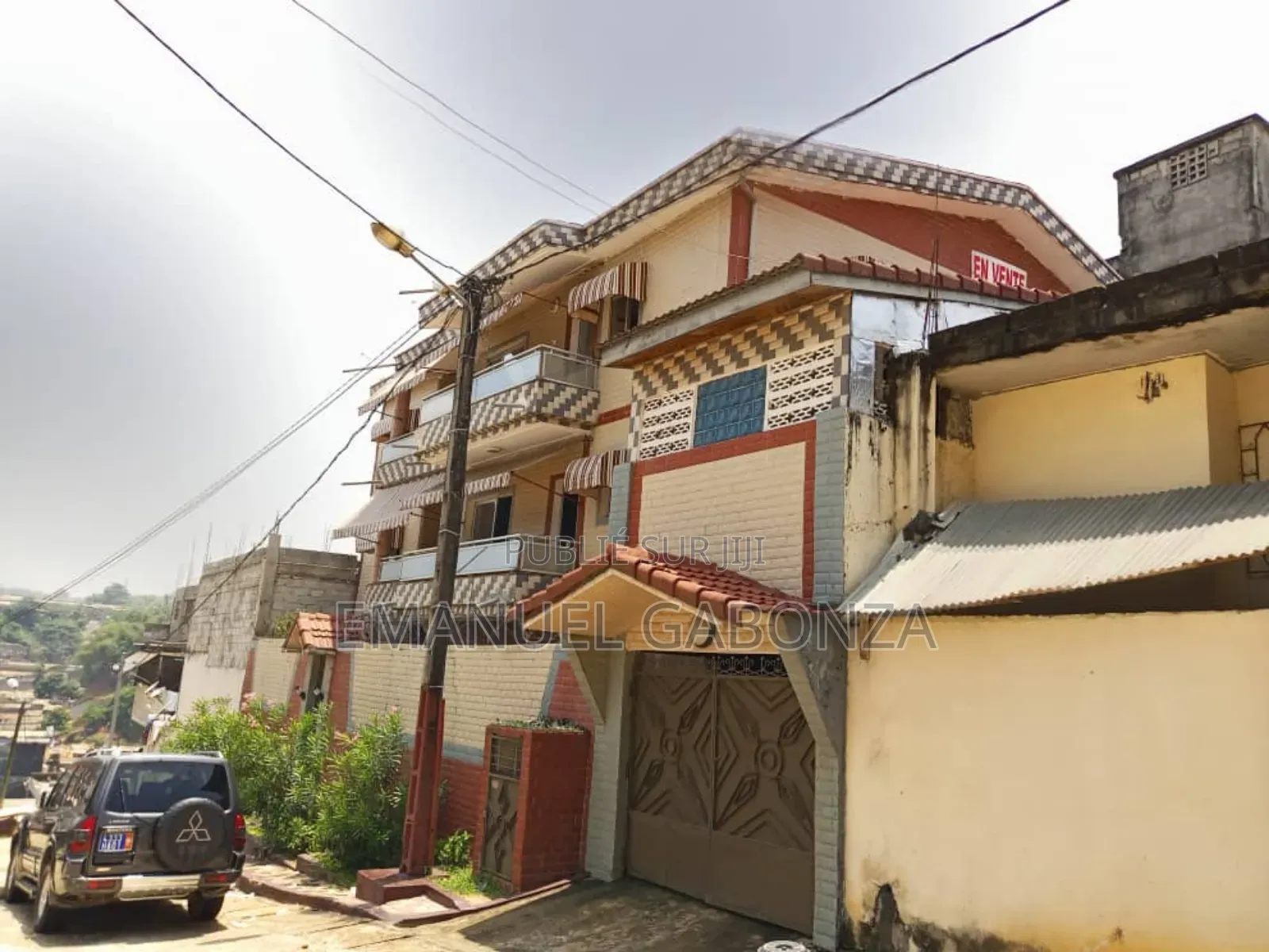 12chbre Villa dans Gabonza, Yopougon à Vendre