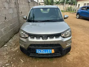 Photo - Suzuki S-Presso 2022 Gris